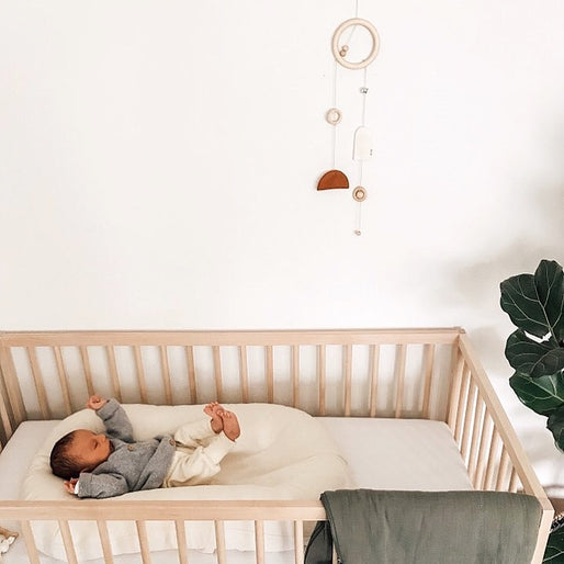 Mobile chambre bébé minimaliste - Brick